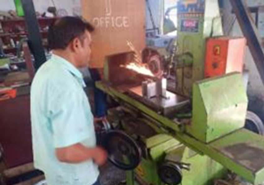 SURFACE GRINDING 02 MAKE